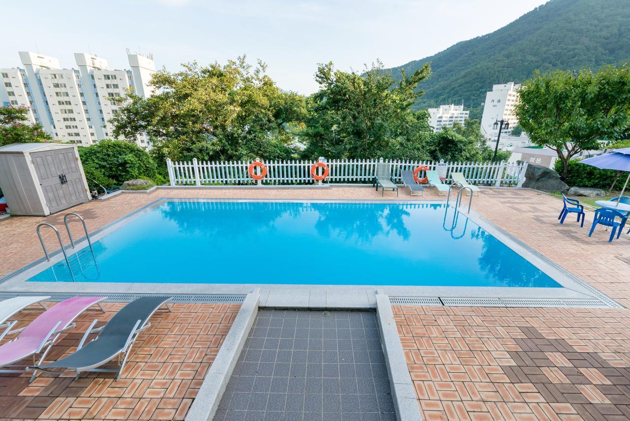 Home Fourest Resort Geoje Extérieur photo
