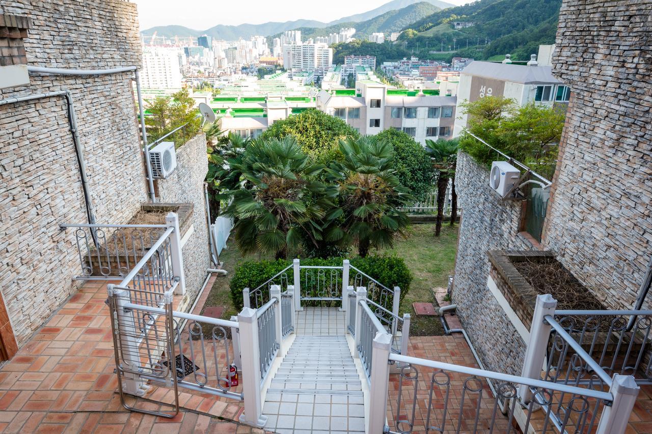 Home Fourest Resort Geoje Extérieur photo