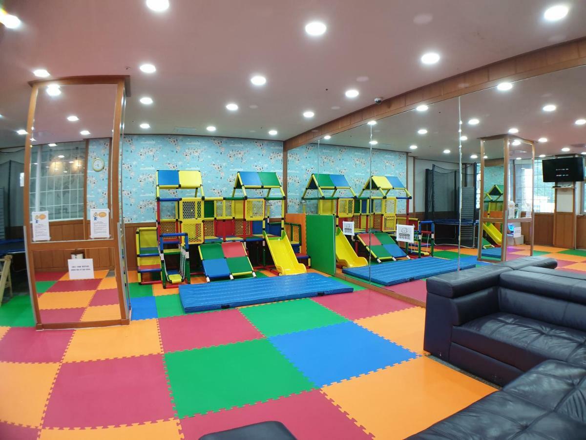 Home Fourest Resort Geoje Extérieur photo